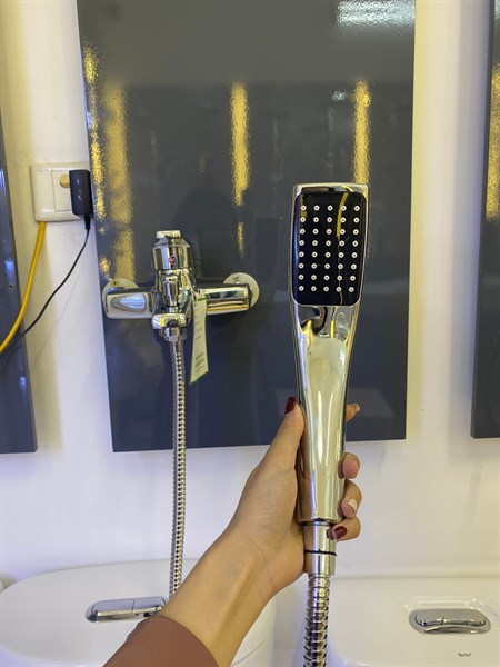 549ed275ad8046239590e3b6fe273671